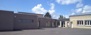 Cour du centre de loisirs à Maltot