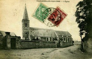 Église de Feuguerolles-Bully, ancienne carte postale, avec timbres et un chemin rural.